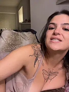 SafeinouterSpace Live Webcam on Stripchat