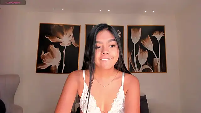 SaphiraJames webcam