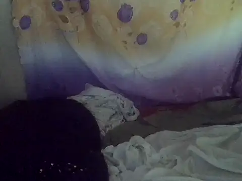 cute-shamza live cam on StripChat
