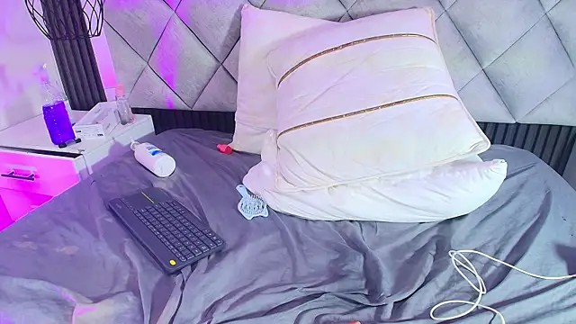 Sara_Chanel_