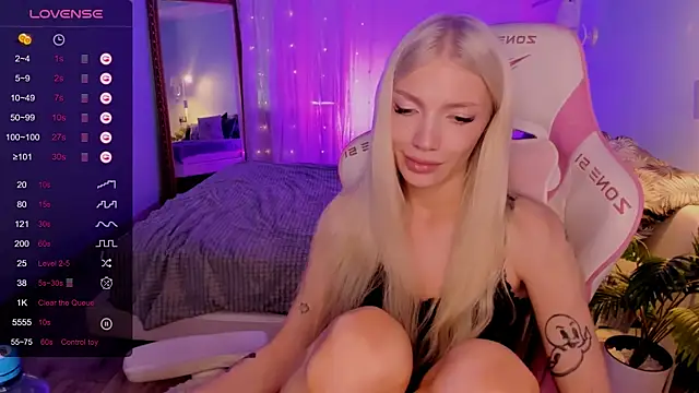 AnyaTaylor_ webcam