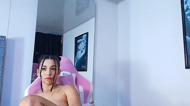 Watch GraceWallace_ live on EroticFlix - High definition streams