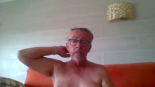 tuggy59 (M grandpa) - CLOSE MASURBATION