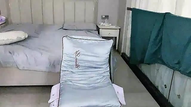 Annnnqi-77 webcam