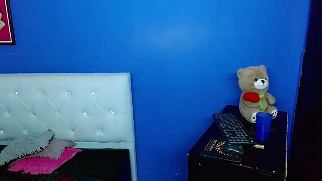 Angel_foxc13 webcam