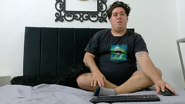 PinkQueen23 webcam