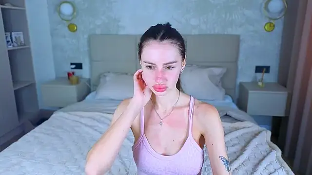 Snow_WhiteeeX live cam on StripChat