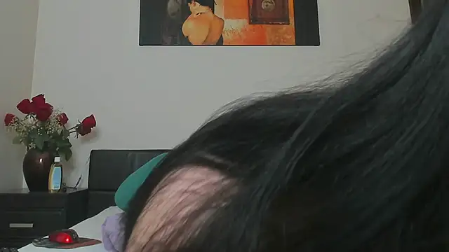 GoldenLunaa webcam