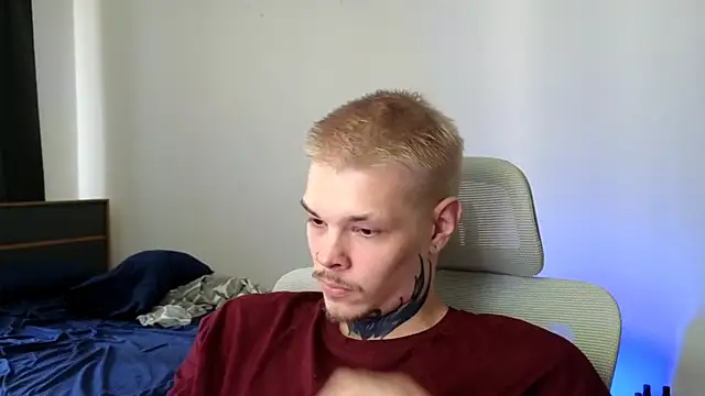 DENIS_HERE live cam on StripChat