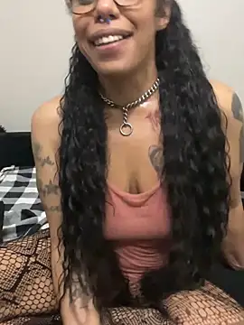 Desirae_Luciano webcam
