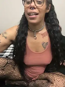 desirae_luciano - Desirae_Luciano's free webcam - UK Sex Cams