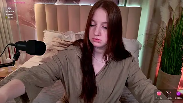 Elisabeth_Binder live cam on StripChat