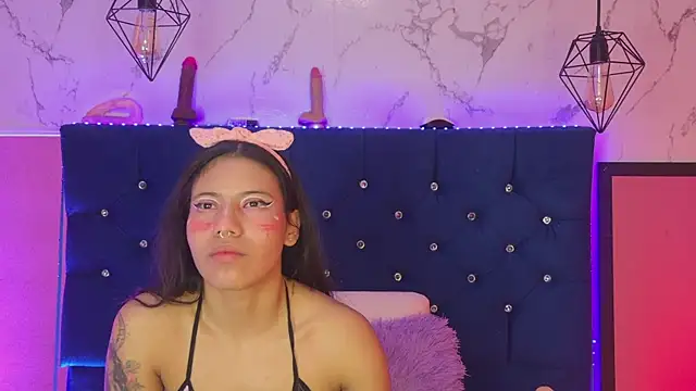Dakotaa_Johnson webcam