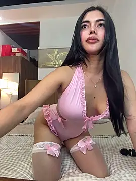 Bombshell_Rebbecca's room