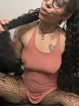 Desirae_Luciano webcam