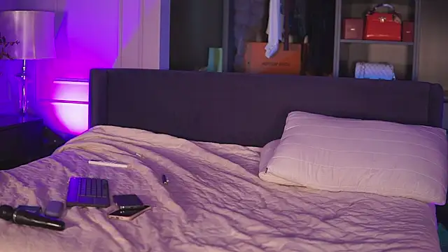 Monique_Celeste webcam
