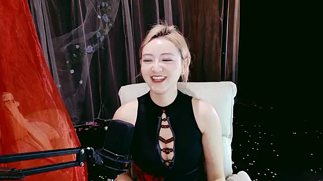 Unique_Mia webcam