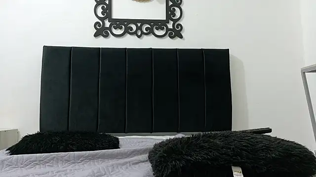 PinkQueen23 webcam