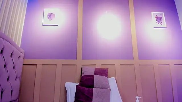 LilithAllenn webcam