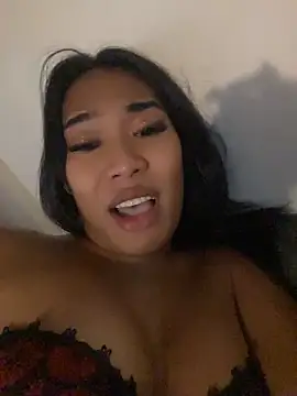 hugecock_tamira webcam