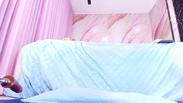 sofi_decker webcam