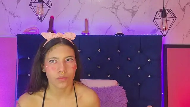 Dakotaa_Johnson webcam
