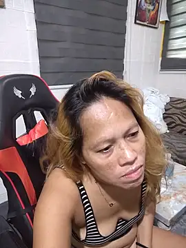 cockbiter83 - CockBiter83's free webcam - UK Sex Cams