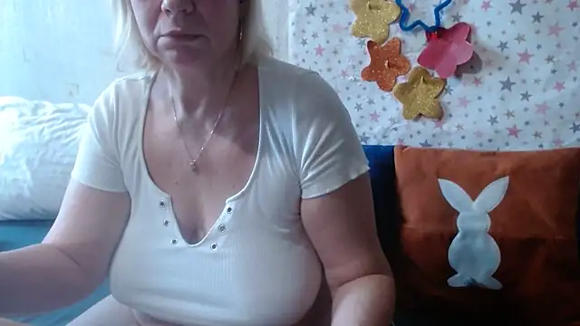 QueenLana webcam