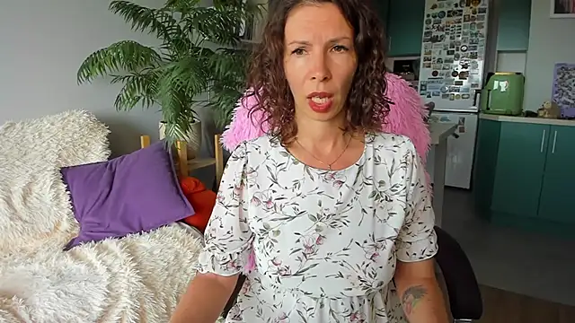ChristinaGlory webcam