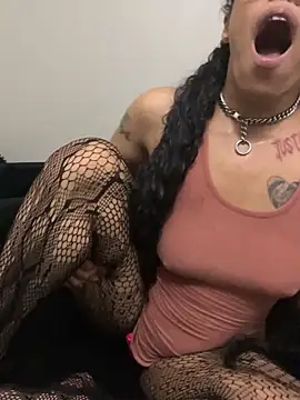 Desirae_Luciano webcam