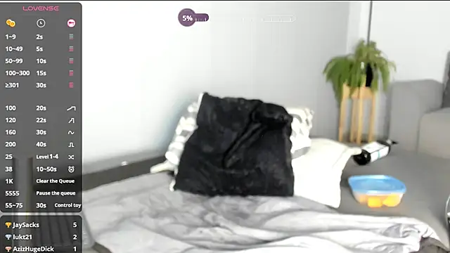 TanishaEvans webcam