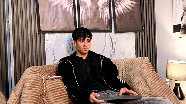 demian_hot99
