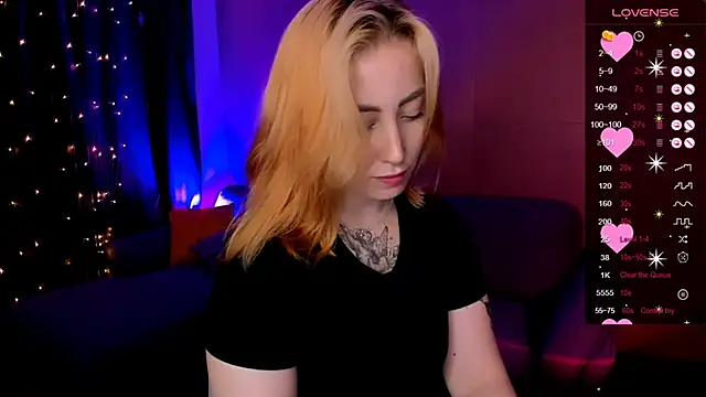 deboramoore live cam on StripChat