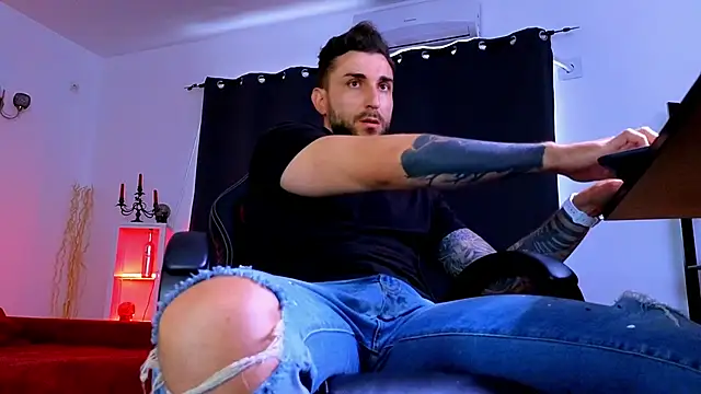 MightyAaron66 webcam