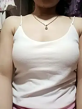 lucyyly - LucyyLy's free webcam - UK Sex Cams