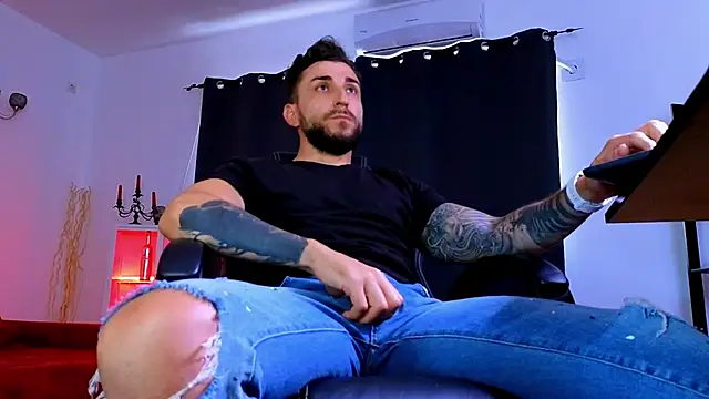 MightyAaron66 webcam