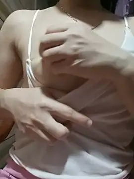 LucyyLy webcam