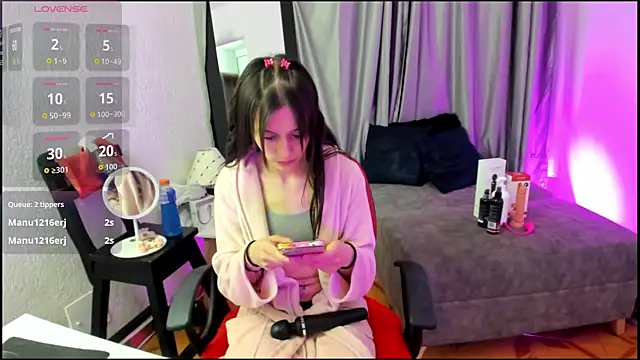 TiinaJonus_ webcam