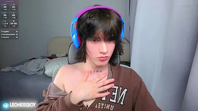 leonboykisser (M twink) - flash ass