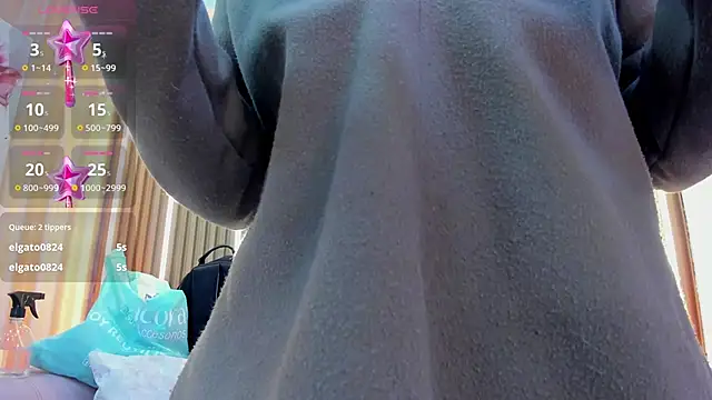 Luna_Millers webcam