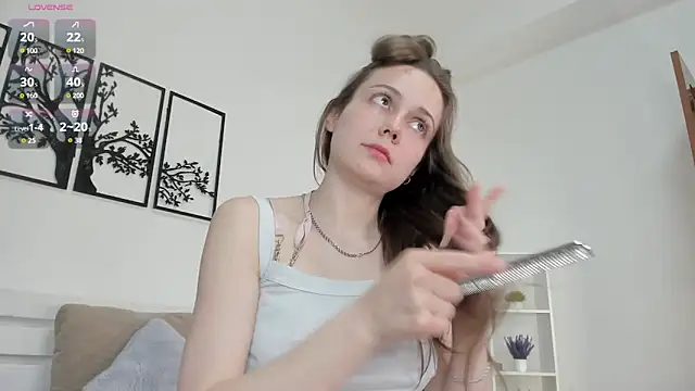 MalvinaTrafford webcam