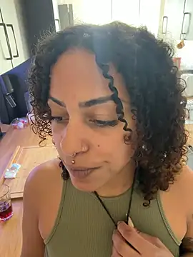 SweetPetiteNoir webcam