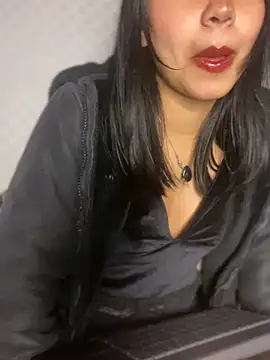 AntonellaCooper_Pink webcam
