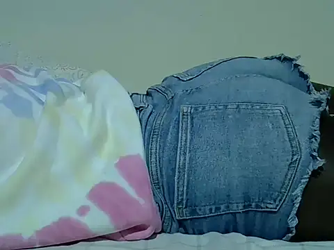 lovey_dovey18 webcam
