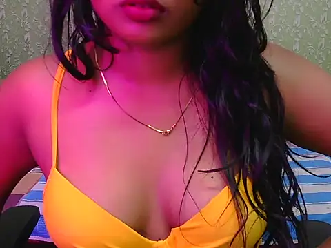 Hot-navyaa webcam