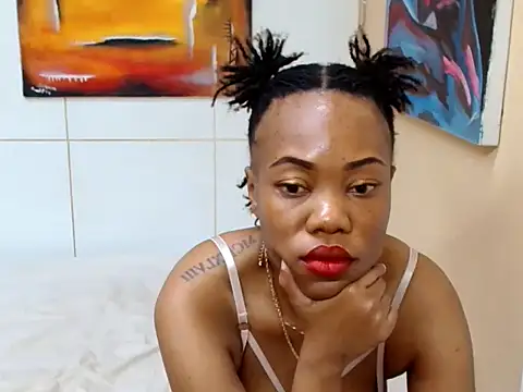 WildLittleKittyxoxo webcam