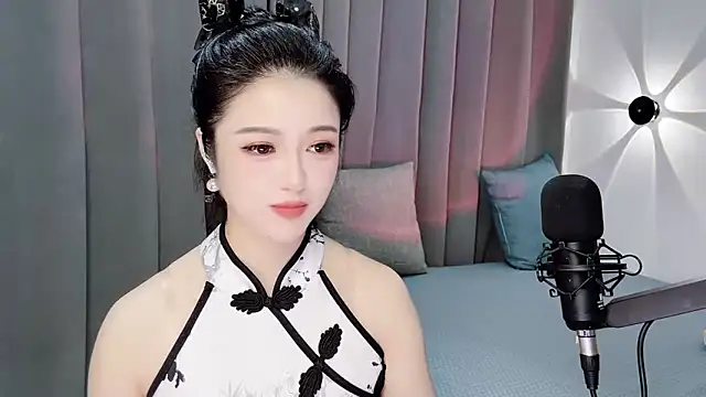 Momo-Wow webcam
