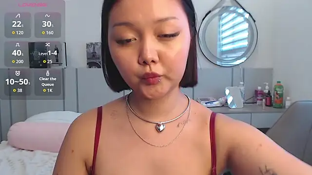 MomoMoonxxx webcam