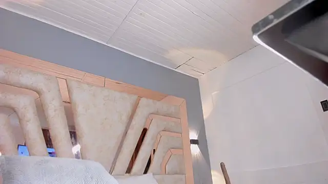 REINA_ADAHARA's room