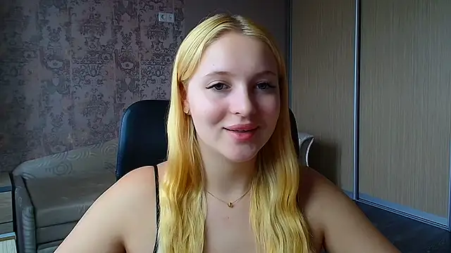 Milka_kiss_ webcam